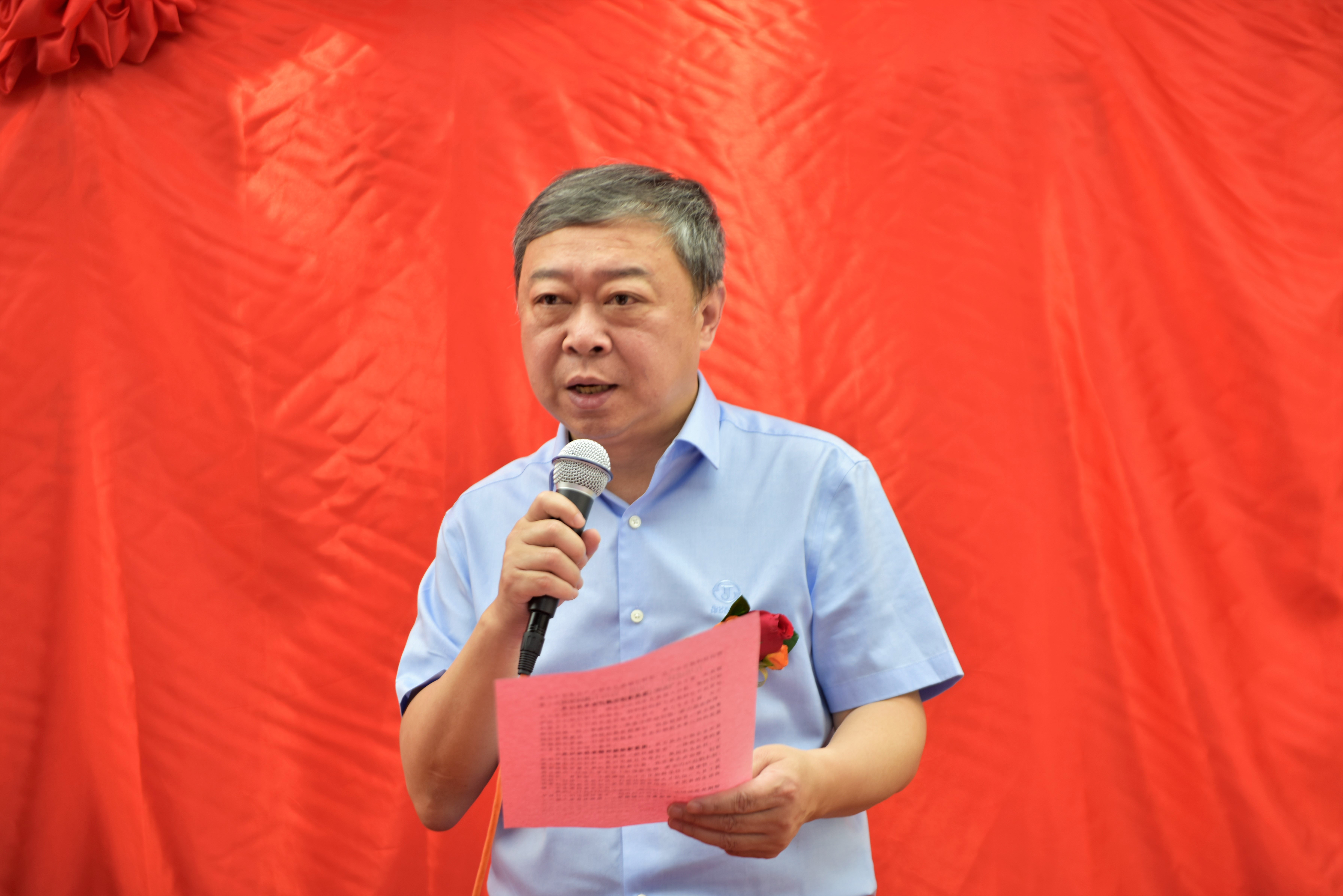 1681803060521499.jpg 董事長特寫.jpg